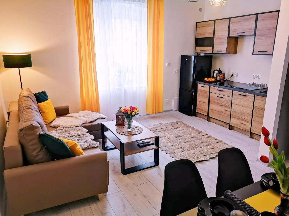 Apartament Celebrity Leśna Exterior foto